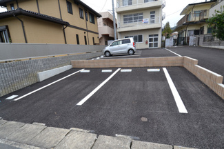 【駐車場】