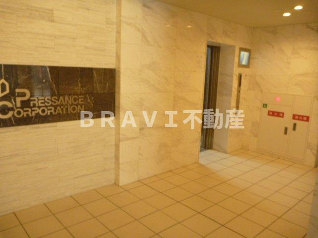 プレサンス松屋町グレース　BRAVI不動産のロビー|建物の内部です