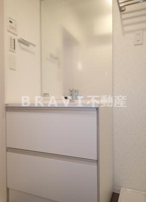 REIOS谷町（レイオス谷町）　BRAVI不動産の独立洗面台|【REIOS谷町】朝の支度にも助かる、独立の洗髪洗面化粧台