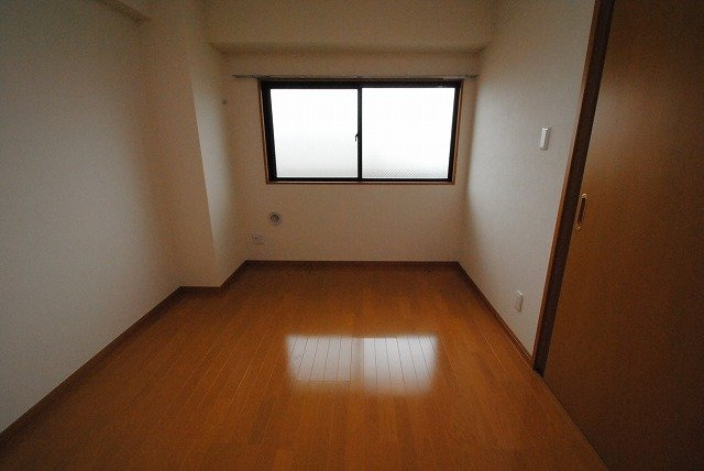 ＧＲＥＥＮ　ＨＩＬＬＳ津福の洋室