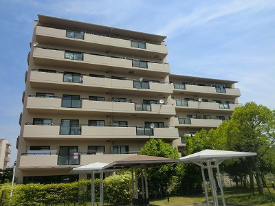 グリーンスクエア三田３号棟の外観