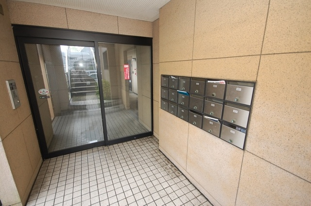 メゾンドアブリールのエントランス