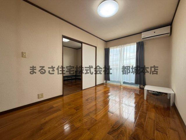 クレス中村の洋室