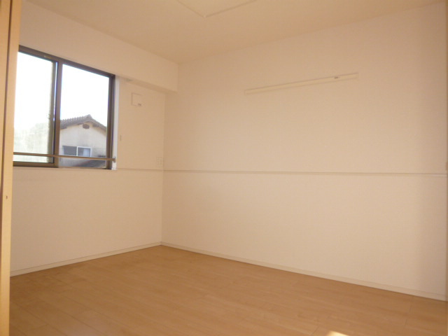 メゾンソレイユ亀島第２公園前Ａの洋室