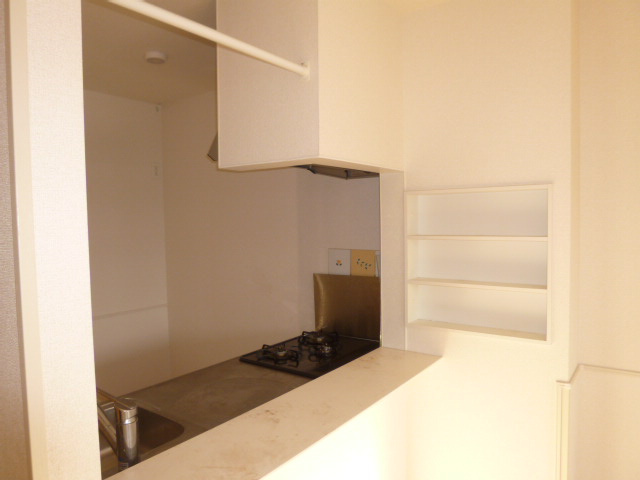 メゾンソレイユ亀島第２公園前Ａのキッチン