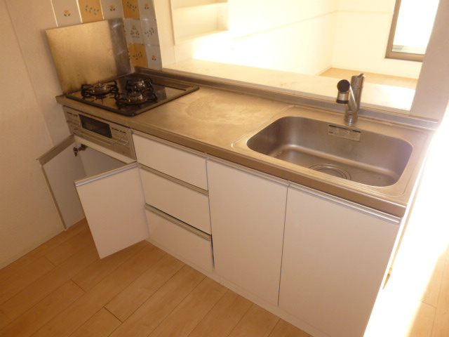 メゾンソレイユ亀島第２公園前Ａのキッチン