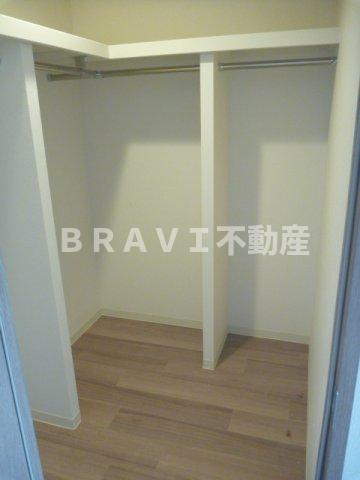プレサンス心斎橋ニスト　BRAVI不動産の収納|【プレサンス心斎橋ニスト】ちょっとした収納スペースも充実しています