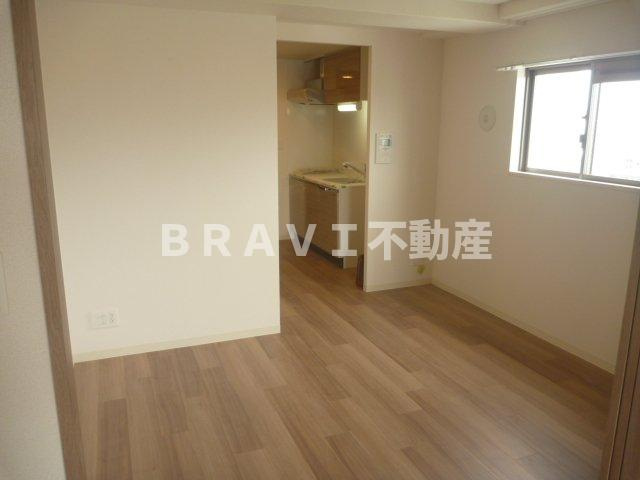 プレサンス心斎橋ニスト　BRAVI不動産の寝室|【プレサンス心斎橋ニスト】開放的な寝室です