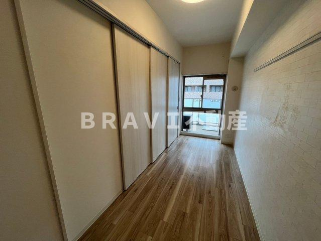 プレサンス心斎橋ニスト　BRAVI不動産の洋室|【プレサンス心斎橋ニスト】落ち着いた色調の洋室です