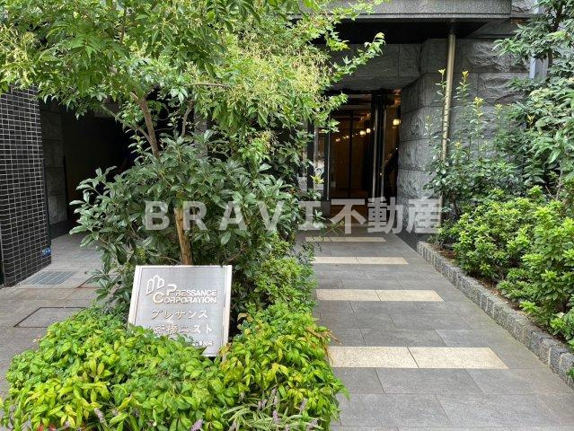 プレサンス心斎橋ニスト　BRAVI不動産のエントランス|【プレサンス心斎橋ニスト】清潔なエントランスです