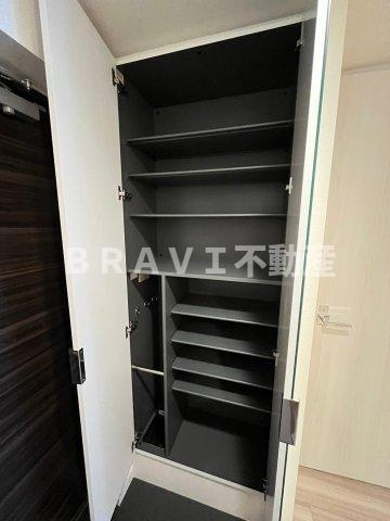 プレサンス心斎橋ニスト　BRAVI不動産の玄関|【プレサンス心斎橋ニスト】シューズボックスです