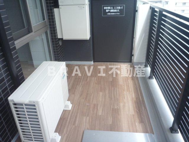 プレサンス心斎橋ニスト　BRAVI不動産のバルコニー|暖かな日差しのふりそそぐバルコニー