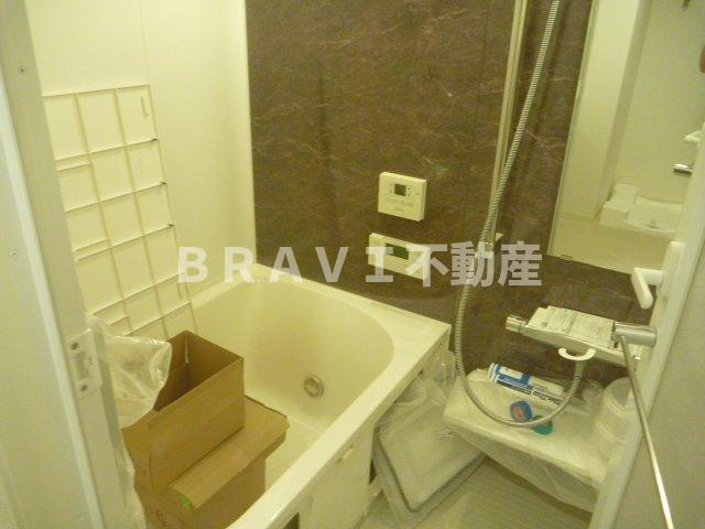 プレサンス心斎橋ニスト　BRAVI不動産の浴室|ゆったり過ごせるお風呂です