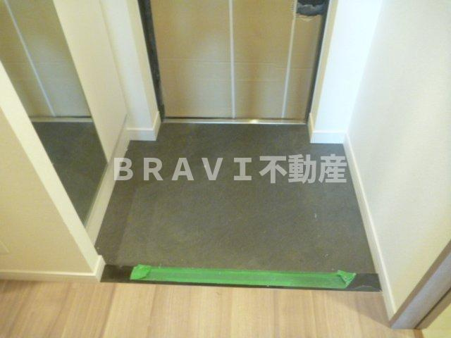 プレサンス心斎橋ニスト　BRAVI不動産の玄関|ゆったりとした玄関です