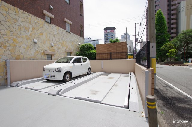 エステムコート梅田リトリーヴ　仲介手数料無料の駐車場