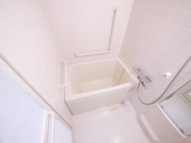 サンフィットラブリーの浴室|きれいなお風呂です