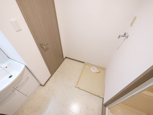 サンフィットラブリーの洗面所|明るい洗面所です