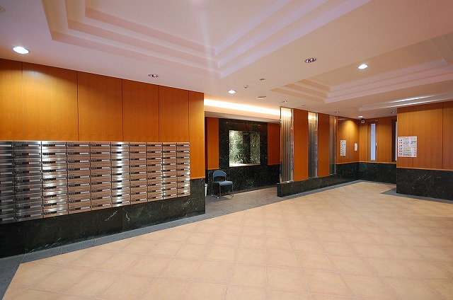 ルネッサンス21久留米六ツ門のエントランス