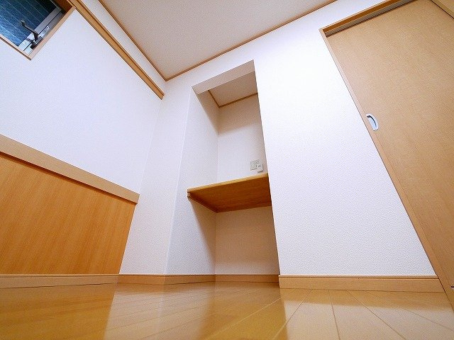 サンフェアリーⅤの収納|ちょっとした収納・作業スペースも工夫されてますよ。