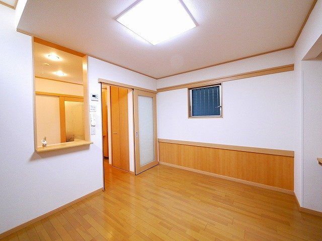 サンフェアリーⅤの寝室|大きな家具も置けますよ。