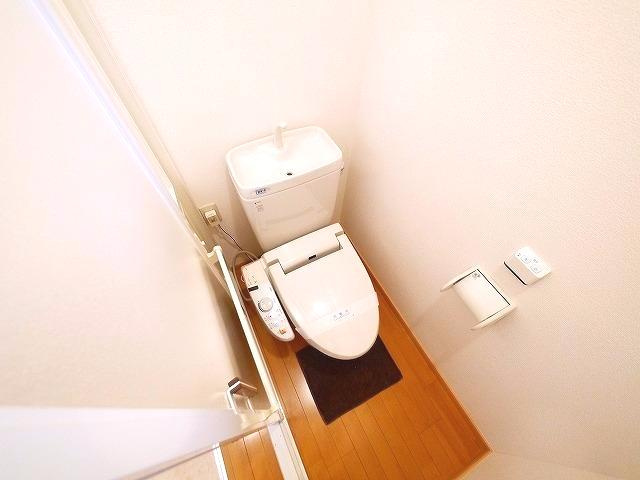 サンフェアリーⅤのトイレ|ウォシュレット付きで快適なトイレです。