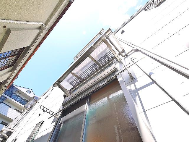 サンフェアリーⅤのバルコニー|シャッター付き雨戸もついていて安心ですね。