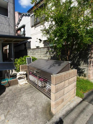 【その他共用部分】 | BELL MAISON・ゆう | 敷地内ゴミ捨場