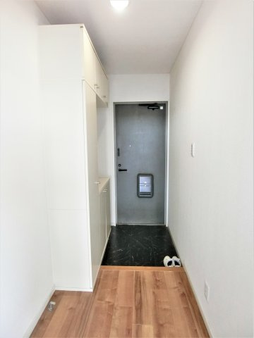ヒルハウスの玄関