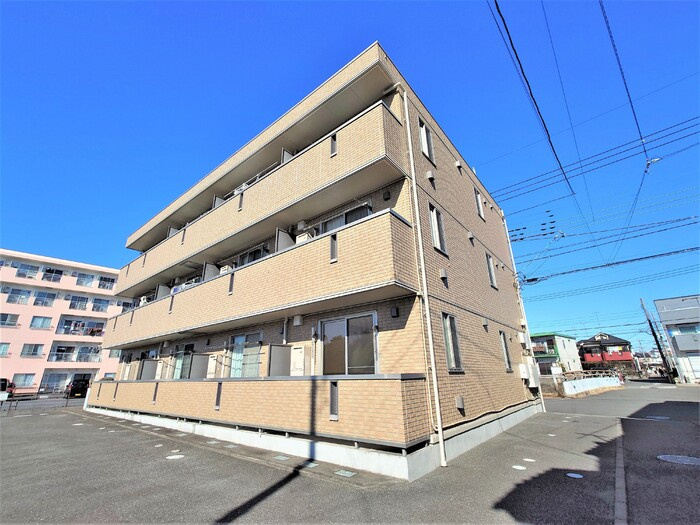 セゾントレビナの外観