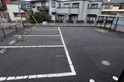 【駐車場】 | ロレールハイツ若葉 | 建物裏にも駐車場あります（要空き確認）