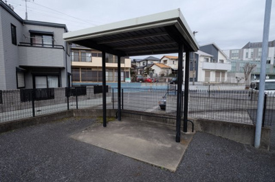 【その他共用部分】 | ロレールハイツ若葉 | 屋根付きサイクルポートです