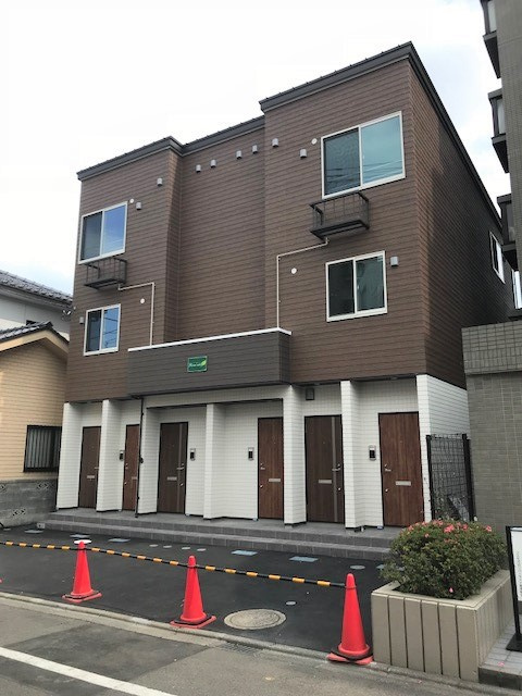 リバーサイドの外観