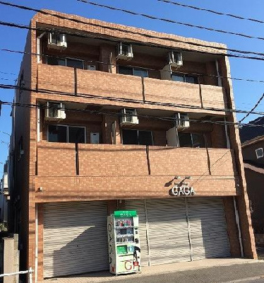 【外観】 | クレールYAMATO | １階には、おしゃれな美容室さんが営業してます。