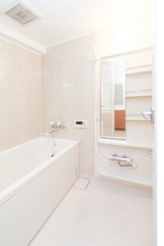 クレアウォーターマーク　12階の浴室|現状優先です。