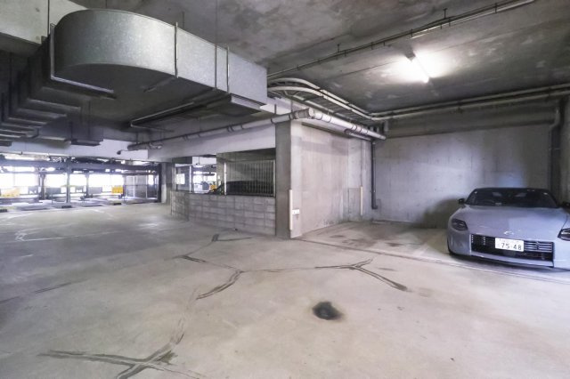 クレアウォーターマーク　12階の駐車場