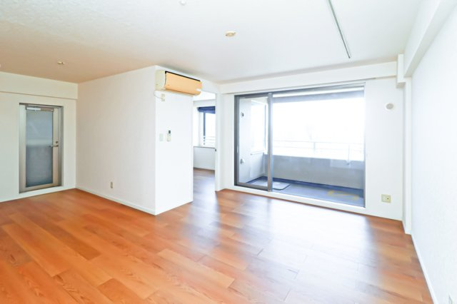 クレアウォーターマーク　12階の居間・リビング|現状優先です。