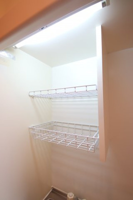 【その他】 | アメニティ大美野Ｂ | 吊戸棚