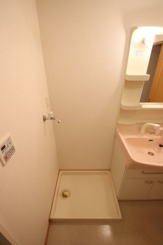 【設備】 | シェーネ　エレガンシア | 室内洗濯機置き場