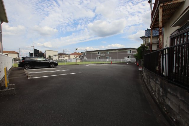 【駐車場】 | シェーネ　エレガンシア