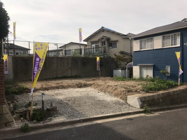 グラッド・タウン長尾台４丁目の前面道路含む現地写真