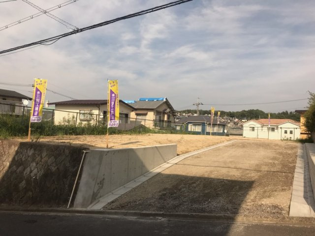 グラッド・タウン長尾台４丁目の前面道路含む現地写真