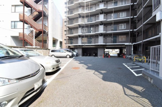 【駐車場】