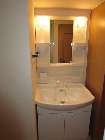 リバティシティ天神の独立洗面台|リバティシティ天神 （１K）