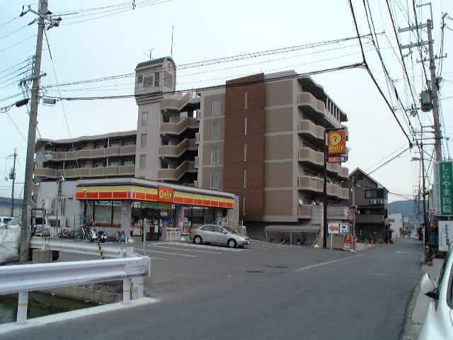 プレステ八番館の外観