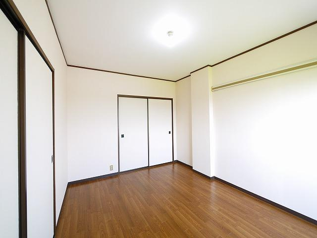 ヴィラ住吉の洋室|きれいな洋室です