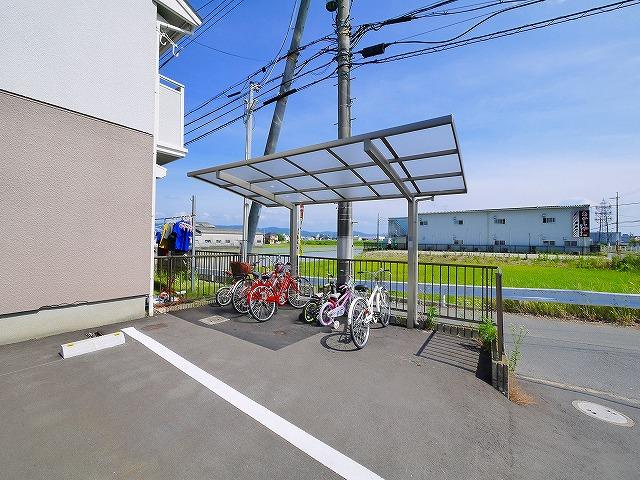 ヴィラ住吉のその他共用部分|自転車置き場