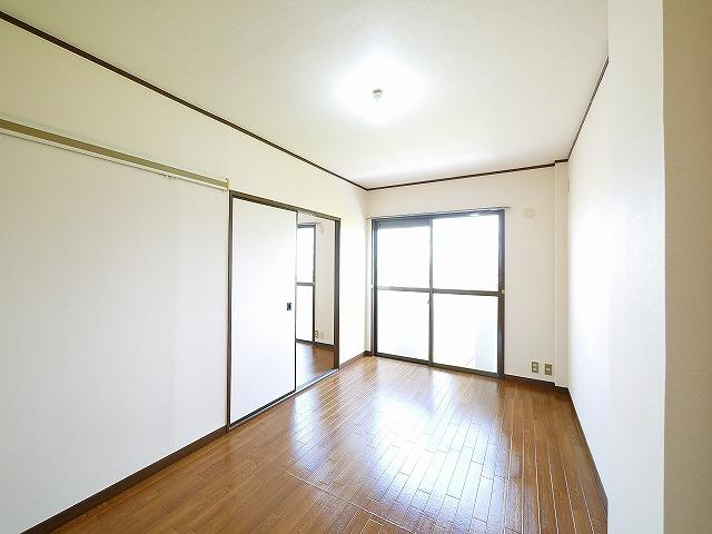 ヴィラ住吉の寝室|ゆとりの広さです