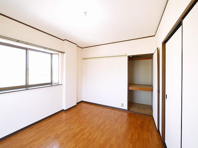 ヴィラ住吉の洋室|きれいな洋室です