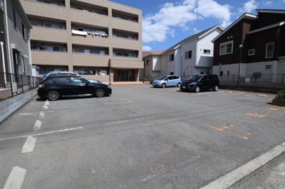 【駐車場】 | 　 | 駐車場