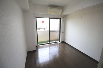 【洋室】 | ライオンズマンション千葉県庁前第２ | コンパクトで使いやすい洋室です